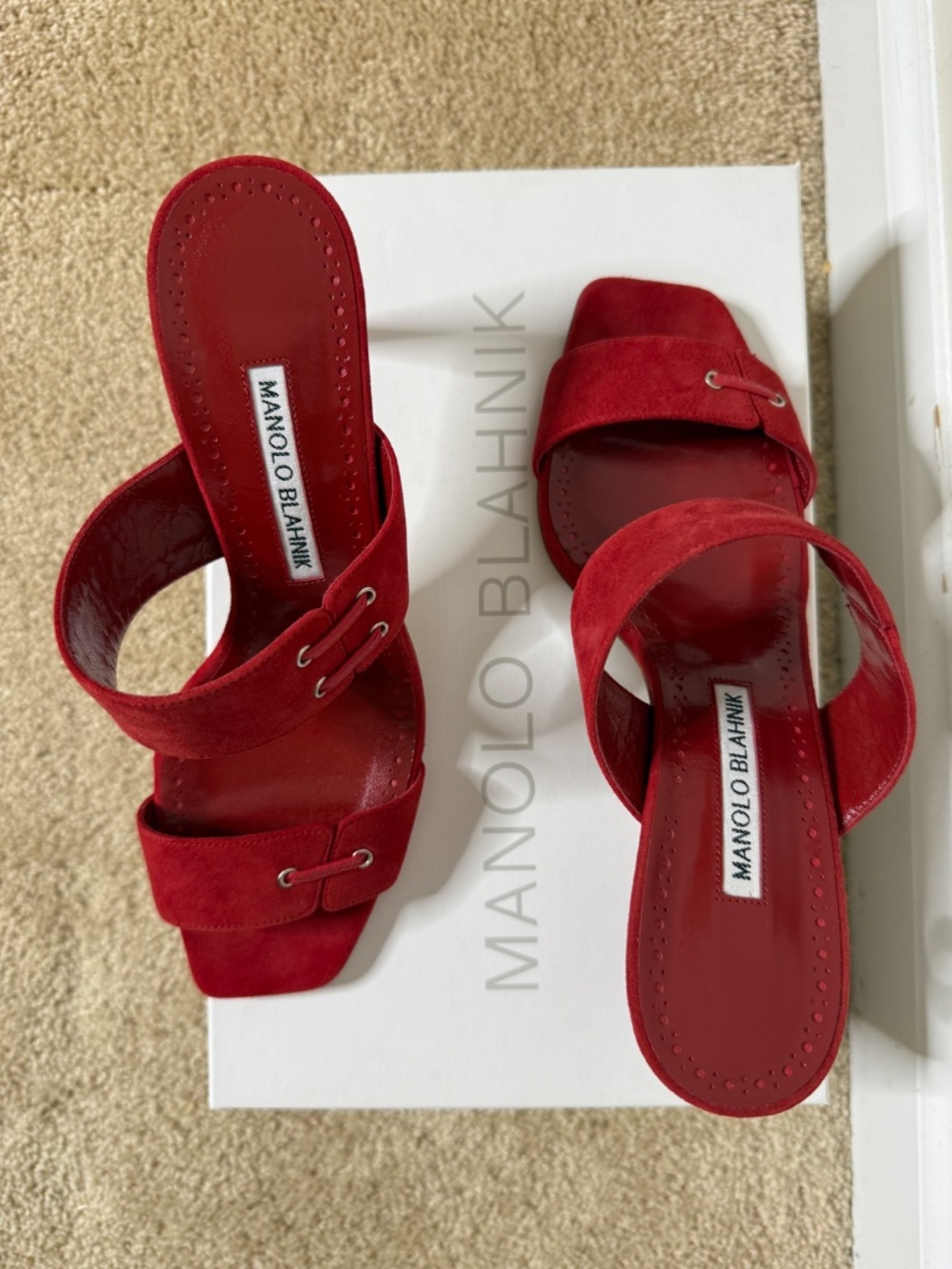 Red Manolo Blahnik - Picture 4 of 7